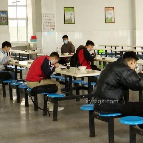我竟然回到了高三時期！重返校園高效備考指南