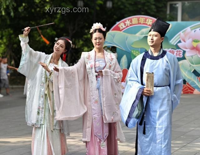 如果漢服沒斷代，我們今天穿什么？對比傳統漢服與現代服飾