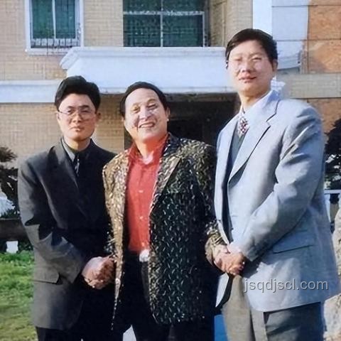 物理老師道歉引發的信任重構案例研究：不敢全信到深信不疑