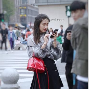 那次意外，我給路人小姐姐嚇得定住了??