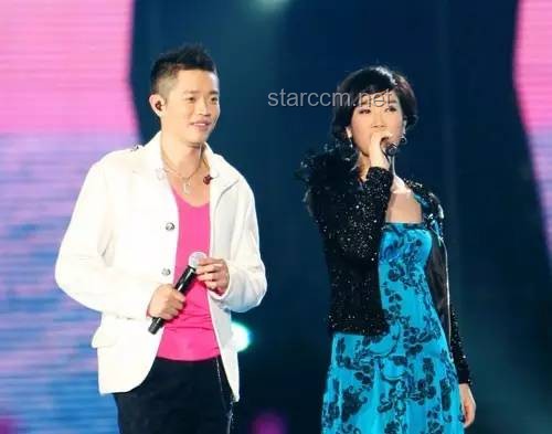 鳳凰傳奇未來演出趨勢(shì)：曾毅健康恢復(fù)后的新動(dòng)向
