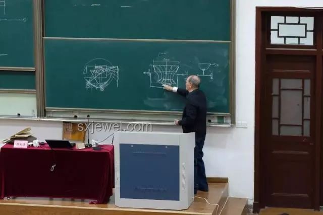 63歲中國農大校長全程站立撥穗14小時：教育真諦的深度詮釋