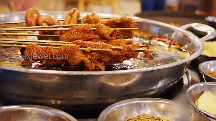 美食博主沉浸式出差挑戰應對方案