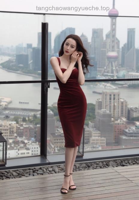 迪麗熱巴絕美戀夏風：時尚影響力與娛樂產業新趨勢