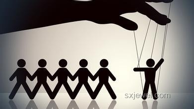 自己逗自己：自我娛樂的心理機制與社會影響分析