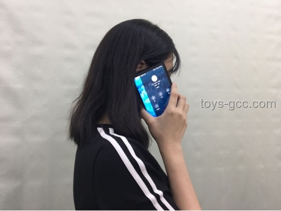 5秒內(nèi)被張凌赫顏值震撼，掌握快速吸引目光技巧