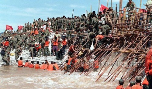 貴州榕江特大洪水親歷記：守望相助，共渡難關??,團結,勇氣,重建