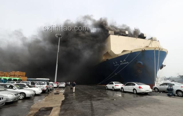 疑似電動車著火：載3000輛中國汽車滾裝船燃燒20天后沉沒深度分析