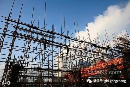河北建筑業(yè)質(zhì)量監(jiān)管新趨勢：工人徒手掰斷鋼筋事件后的深度反思
