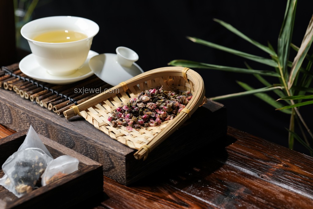 桃花映江山：揭秘茶藝對決的雅致世界