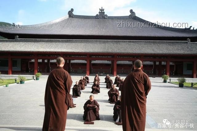 五臺山和尚扔米行為與傳統(tǒng)施舍方式的對比分析