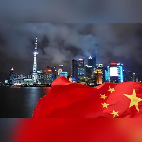 在大學見證了小說里的愛情：現實與幻想的交織探索