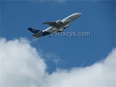 上海飛東京航班急降：萬米高空的心跳瞬間??