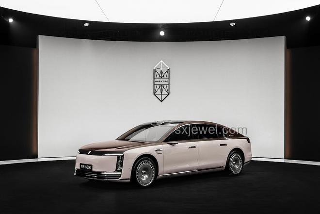 尊界S800：華為與江淮聯(lián)袂打造的超豪華智能轎車