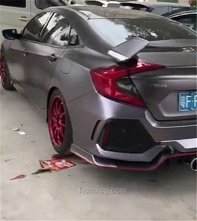 打造回頭率爆炸：全球首臺發光版車輛改裝方案