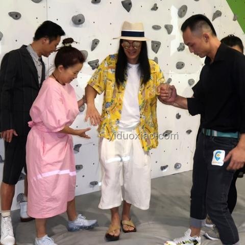 和同學們的樓梯間排練：探索校園藝術創新與實踐空間