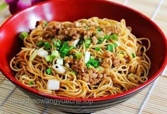大學(xué)生就業(yè)指導(dǎo)：蔥燒大排速變蔥油拌面，一菜兩吃超實用！