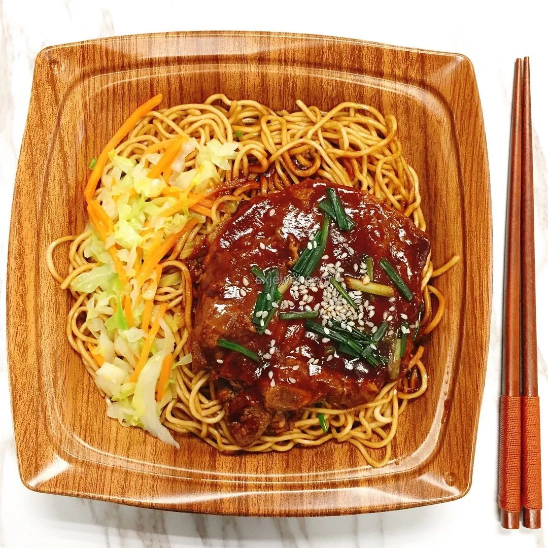 大學(xué)生就業(yè)指導(dǎo)新視角：蔥燒大排與蔥油拌面的職業(yè)啟示