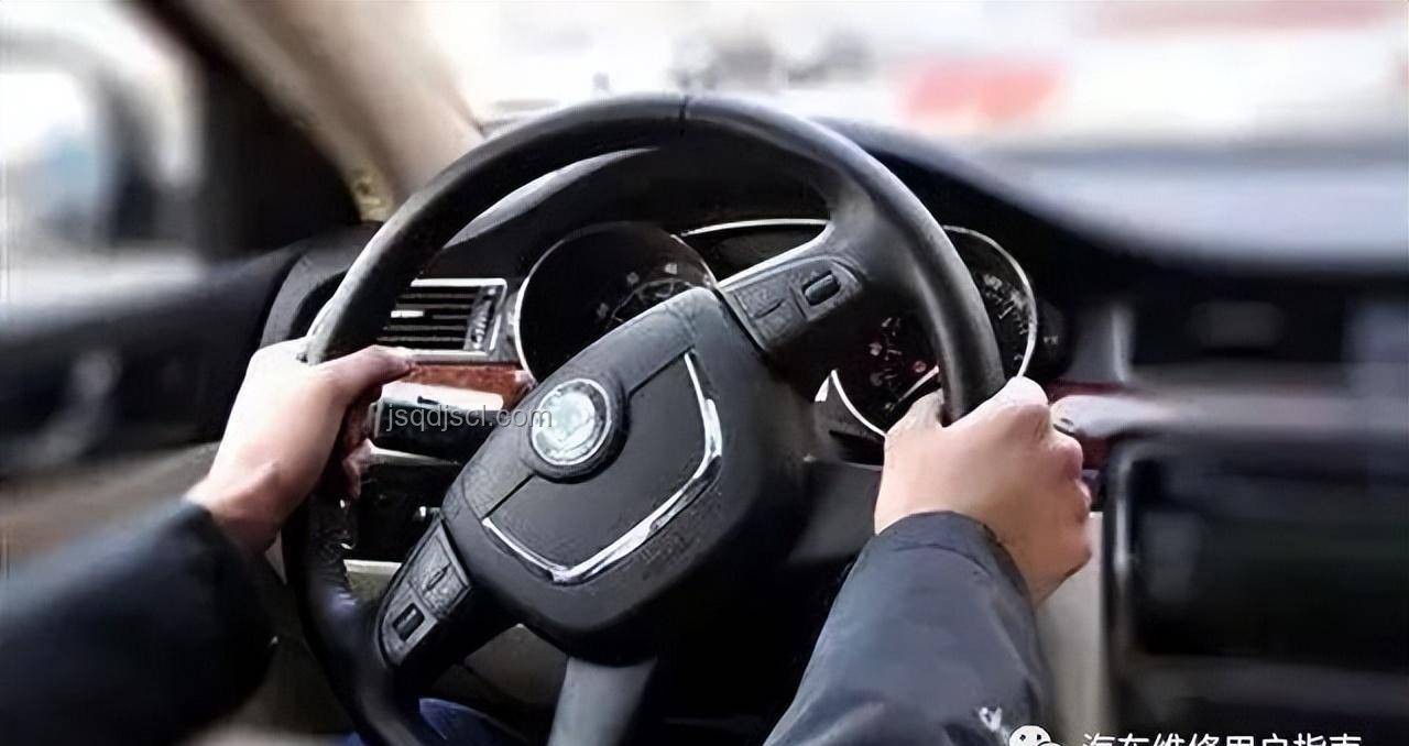 連方向盤也是屏幕？！：未來汽車科技的革命性飛躍