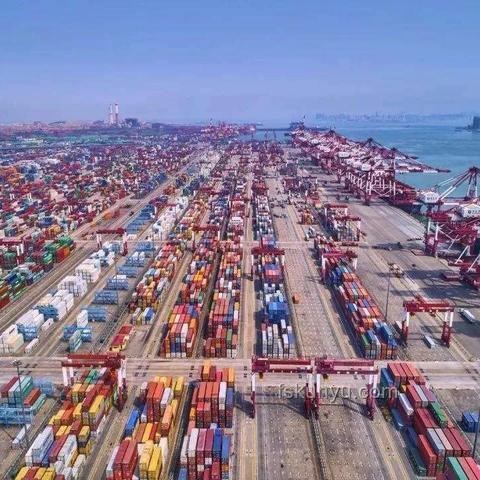 山東艦航母編隊抵港：彰顯國防實力，激發愛國熱情