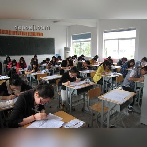 高薪有編制深圳教師辭職現(xiàn)象解析