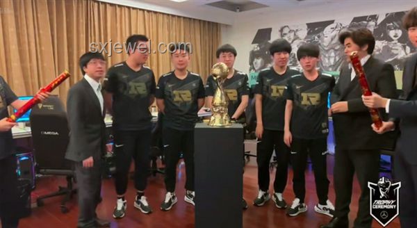 2025年英雄聯盟季中賽CFO VS T1淘汰賽評價
