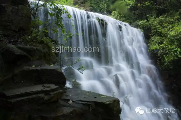 成都暴雨致家中插座出水成瀑布案例研究