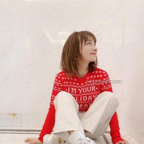 今天起出門多穿紅色衣服，打造好運與時尚并存的你