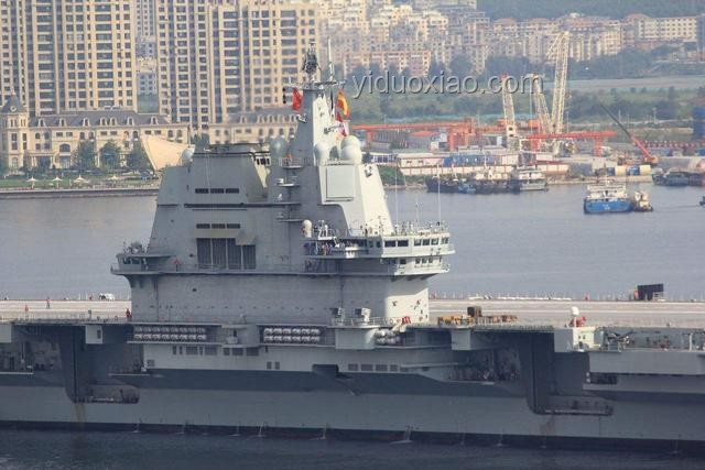 第一視角超近距離看山東艦，震撼高度直擊心靈??