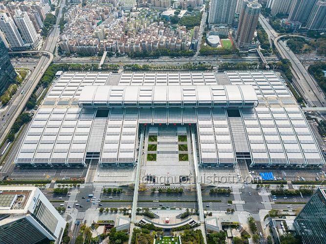 航拍山東艦夜泊維多利亞港案例研究