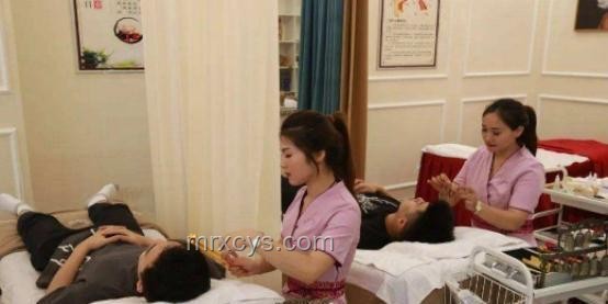 采耳店女技師遭顧客猥褻事件多維度對比分析