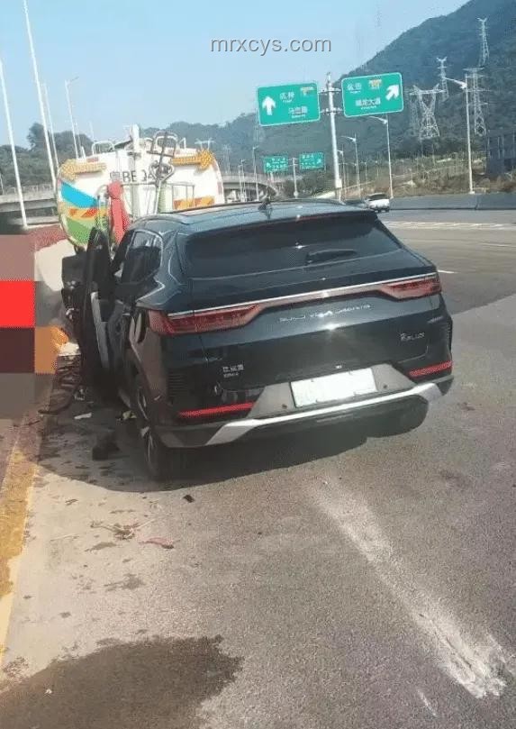 問界車主智駕事故致碰擦，高效索賠逾百萬方案