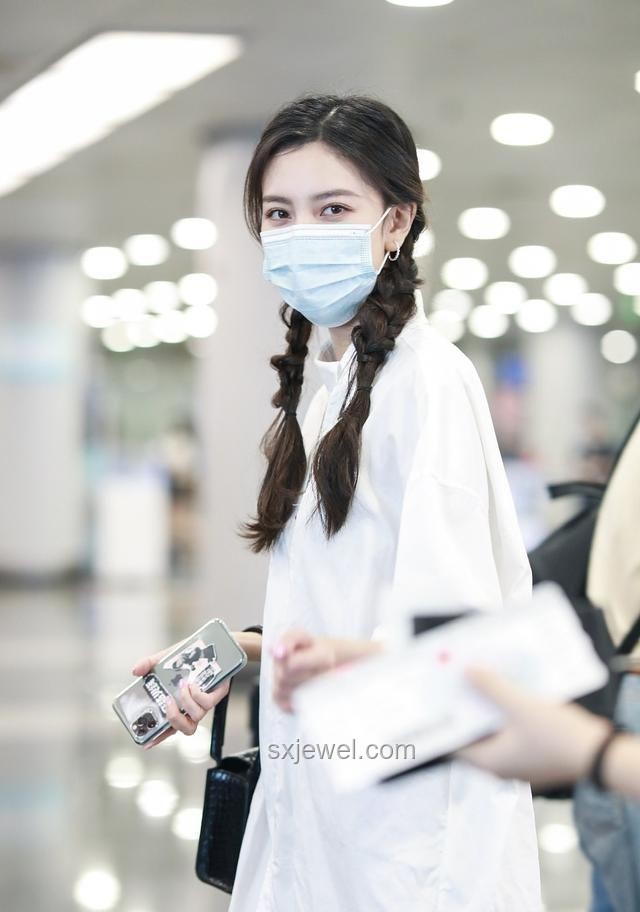 鞠婧祎打火機惡女變裝：解鎖時尚新潮流