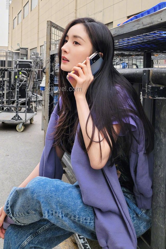 鞠婧祎打火機惡女變裝：解鎖時尚新潮流