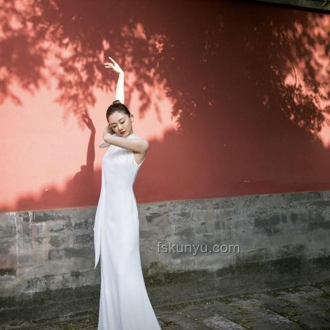 鄭愷“被做局”：綜藝真人秀背后的生存法則與行業(yè)透視