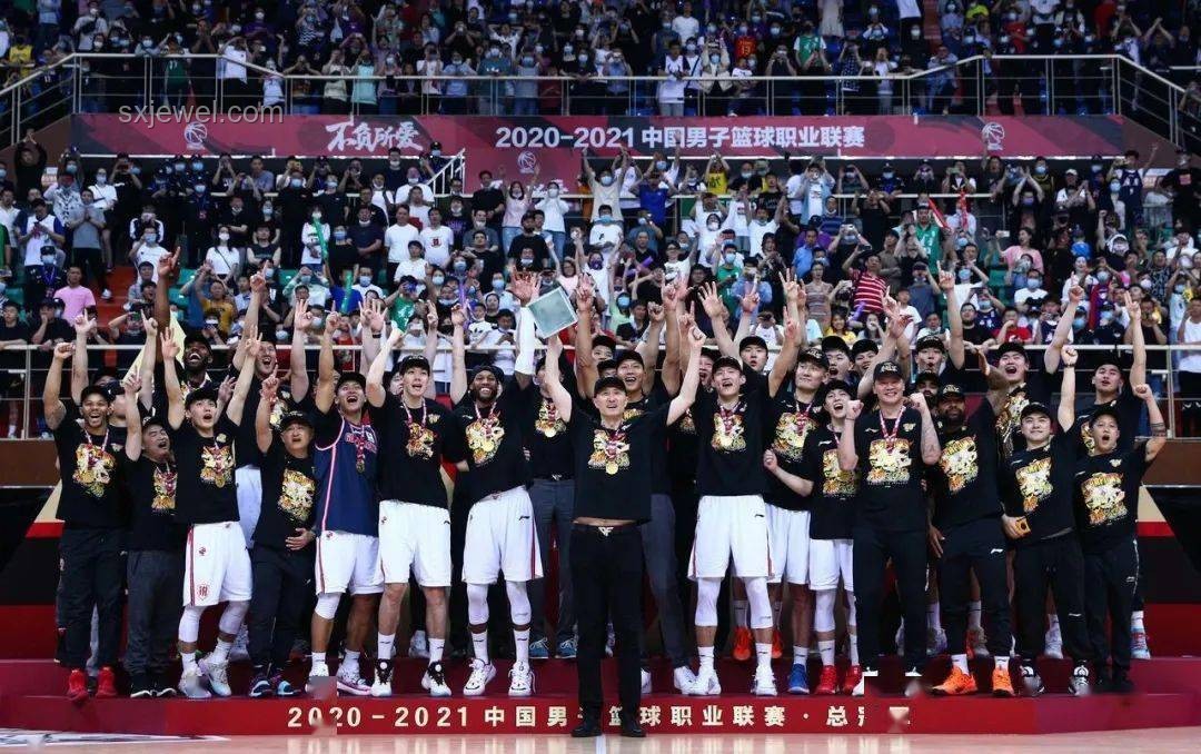 蘇超無(wú)錫隊(duì)?wèi)?zhàn)歌《上吧！無(wú)錫！》深度解析
