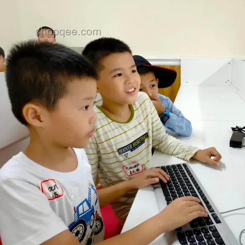 你小時候做過的最抽象事情對比分析：想象力與邏輯思維的碰撞