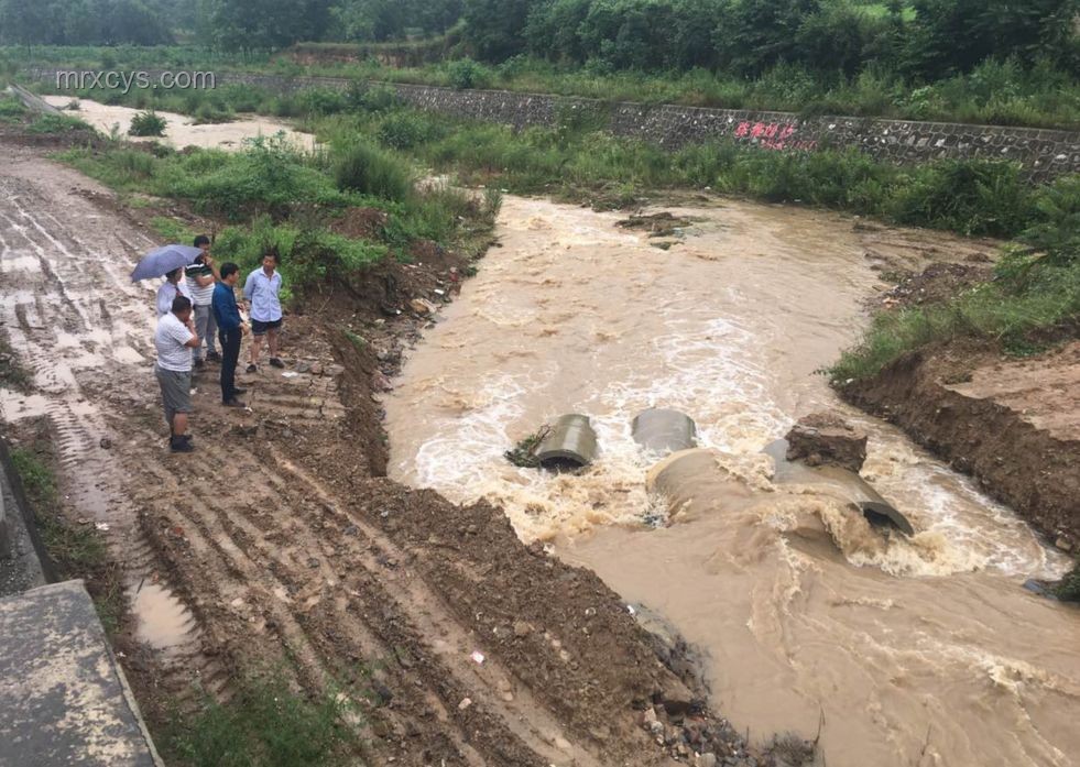徽縣強降雨下的生死瞬間：山體滑坡逃生記
