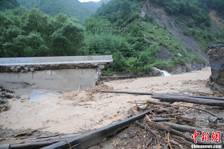 徽縣強降雨下的生死瞬間：山體滑坡逃生記