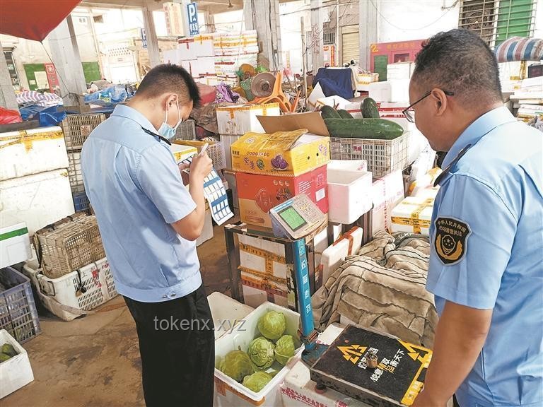 網傳零食店店員下跪道歉事件分析