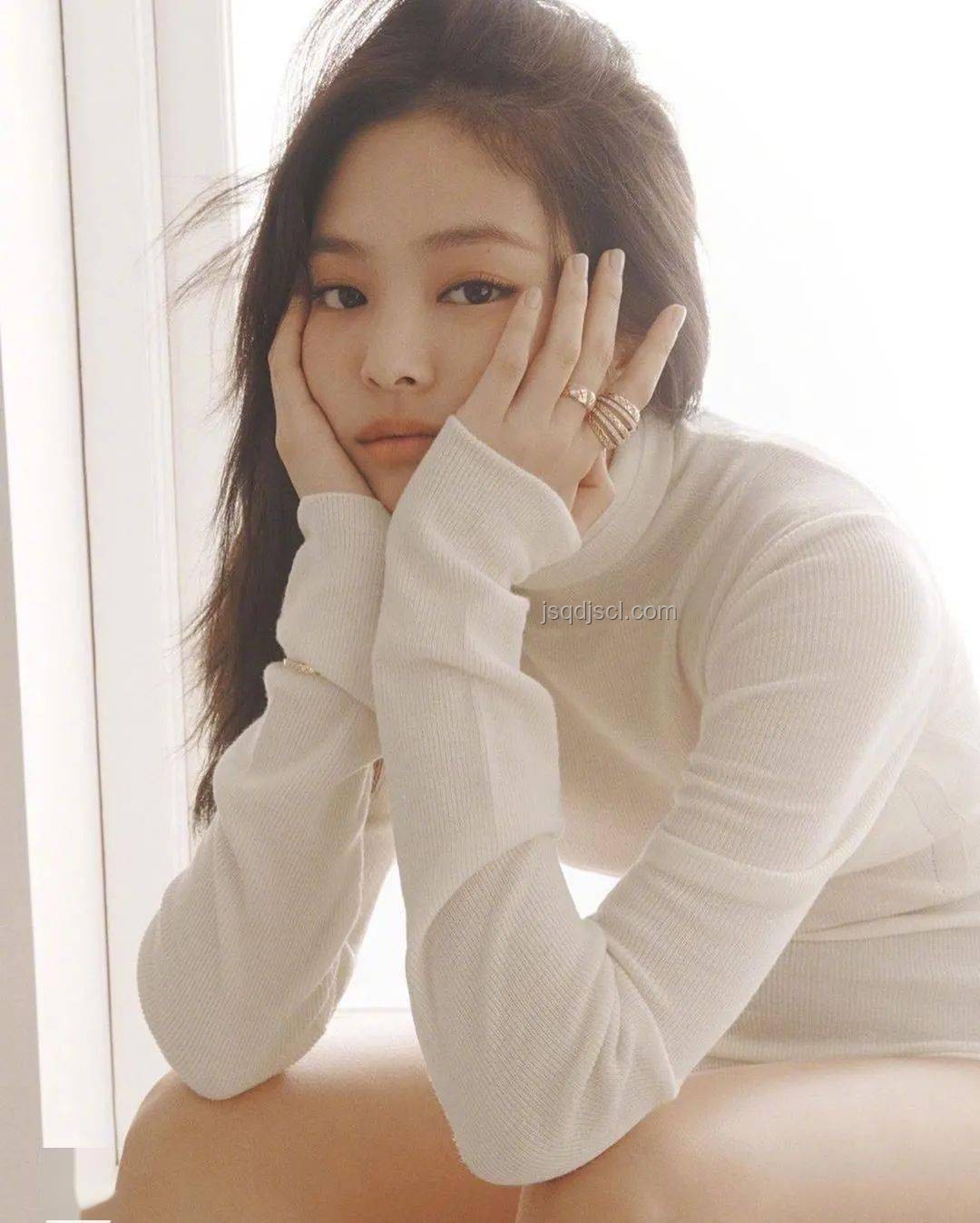 “這跟Jennie在我臉上跳舞有什么區別”：粉絲熱梗背后的舞臺魅力解析