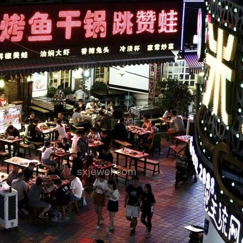 虛一直構的烤魚之夜：麥田晚風中的溫馨記憶