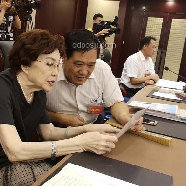 同志磁場弱，紅歌鎮壓情緒問題解決方案