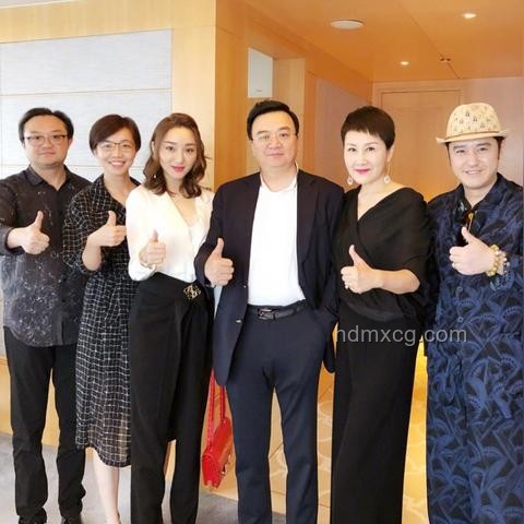 寶寶成長喜悅，以小奢侈慶祝的親子互動案例