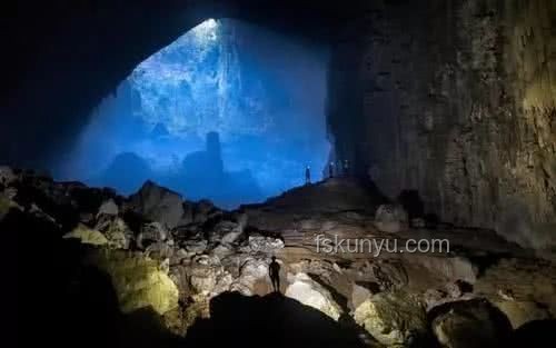 出山洞那一刻，人都傻了...：探秘“洞穴適應癥”與心理變化