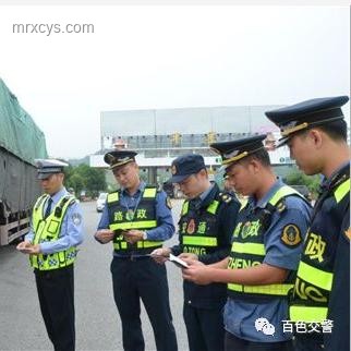 交警嚴打“百噸王”：交通安全與超限治理的深度剖析