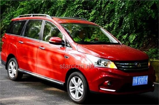 240萬粉絲軍火區UP主座駕揭秘：老李船長愛車對比解析
