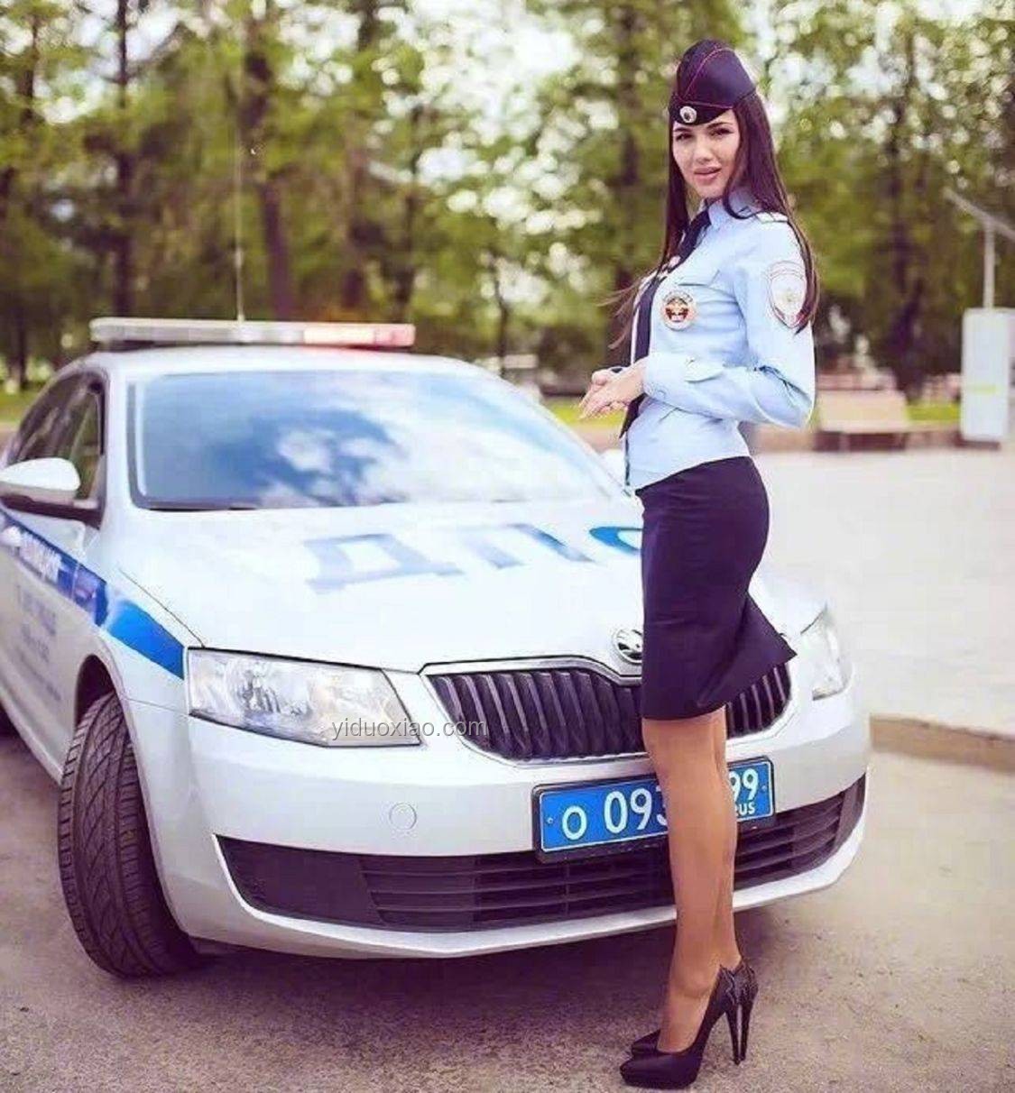 240萬粉絲UP主座駕揭秘：軍火區老李船長座駕趨勢預測
