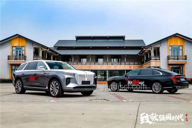 240萬粉絲UP主座駕揭秘：軍火區老李船長引領新風尚？