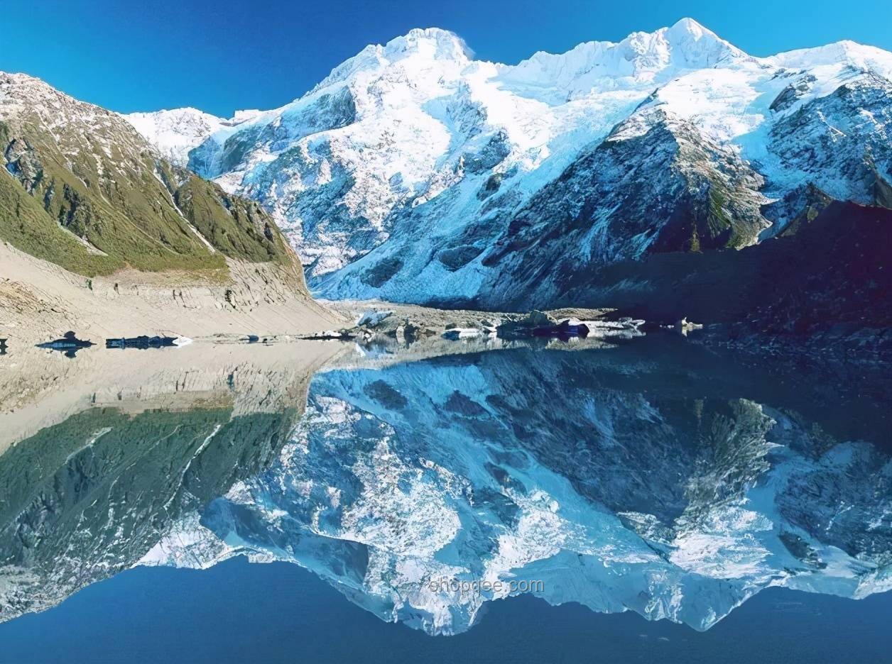 烏魯魯的救贖：生態恢復與旅游可持續方案